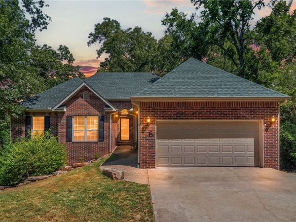 6 Burns Circle, Bella Vista, AR 72714