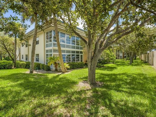 38 Vista Gardens Trail, Unit 203, Vero Beach, FL 32962