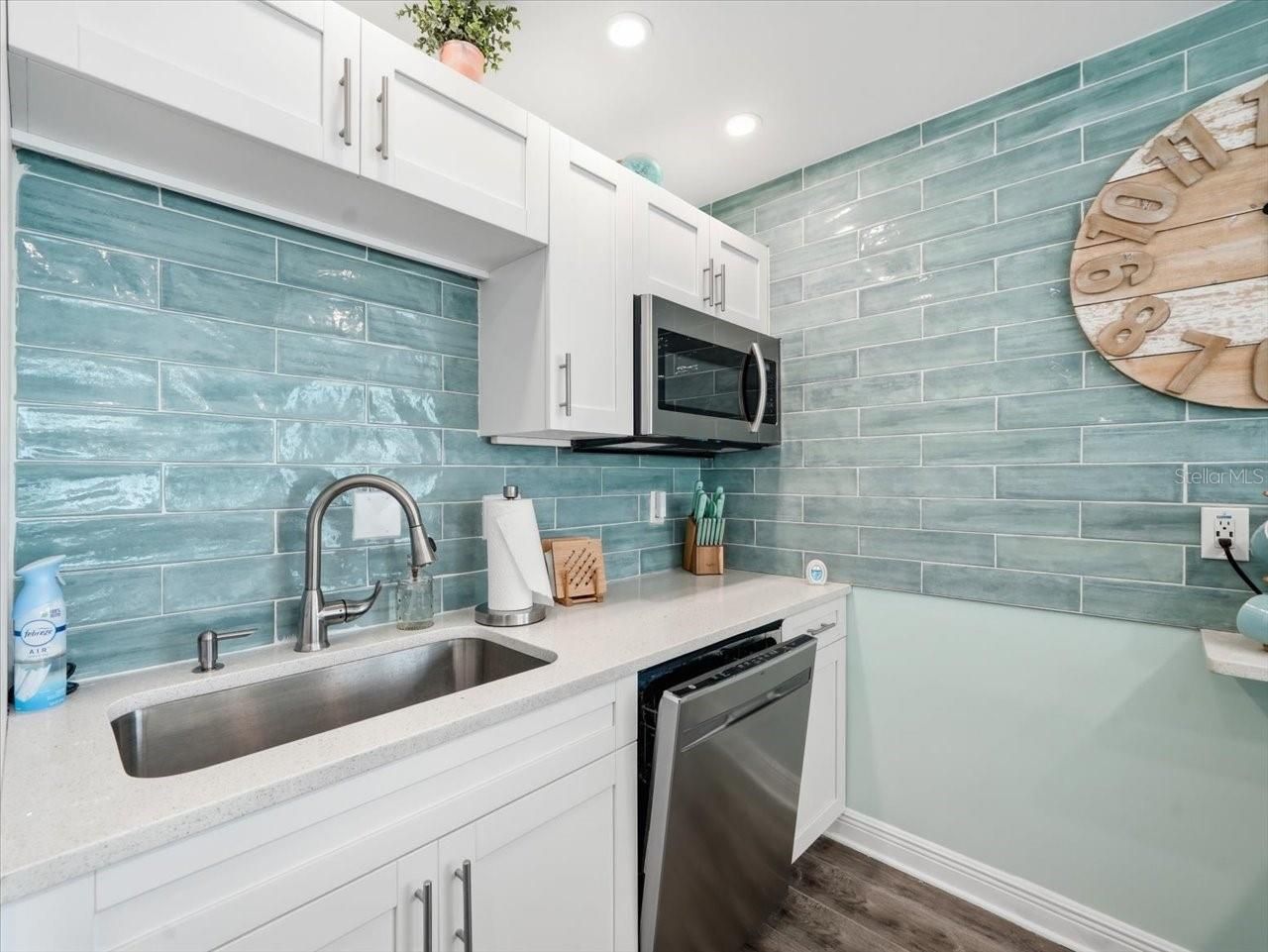 14800 Gulf Boulevard, Unit 207, Madeira Beach, FL 33708 Photo