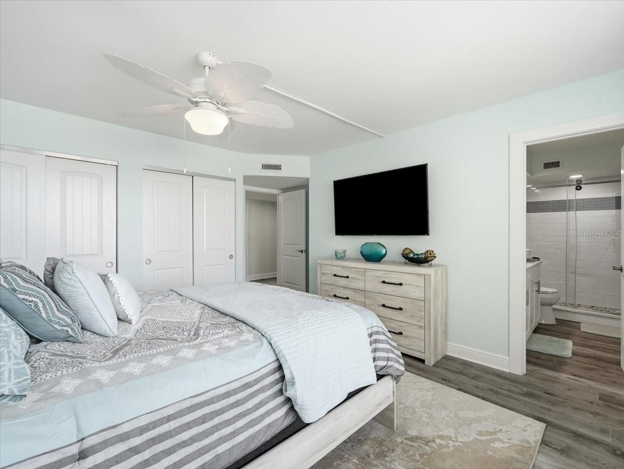 14800 Gulf Boulevard, Unit 207, Madeira Beach, FL 33708 Photo