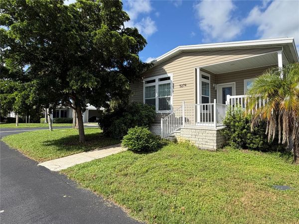5274 E CAMELOT DRIVE , SARASOTA, FL 34233