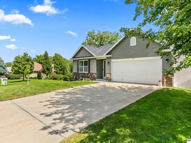 19611 Ridgeway Road, Plattsmouth, NE 68048