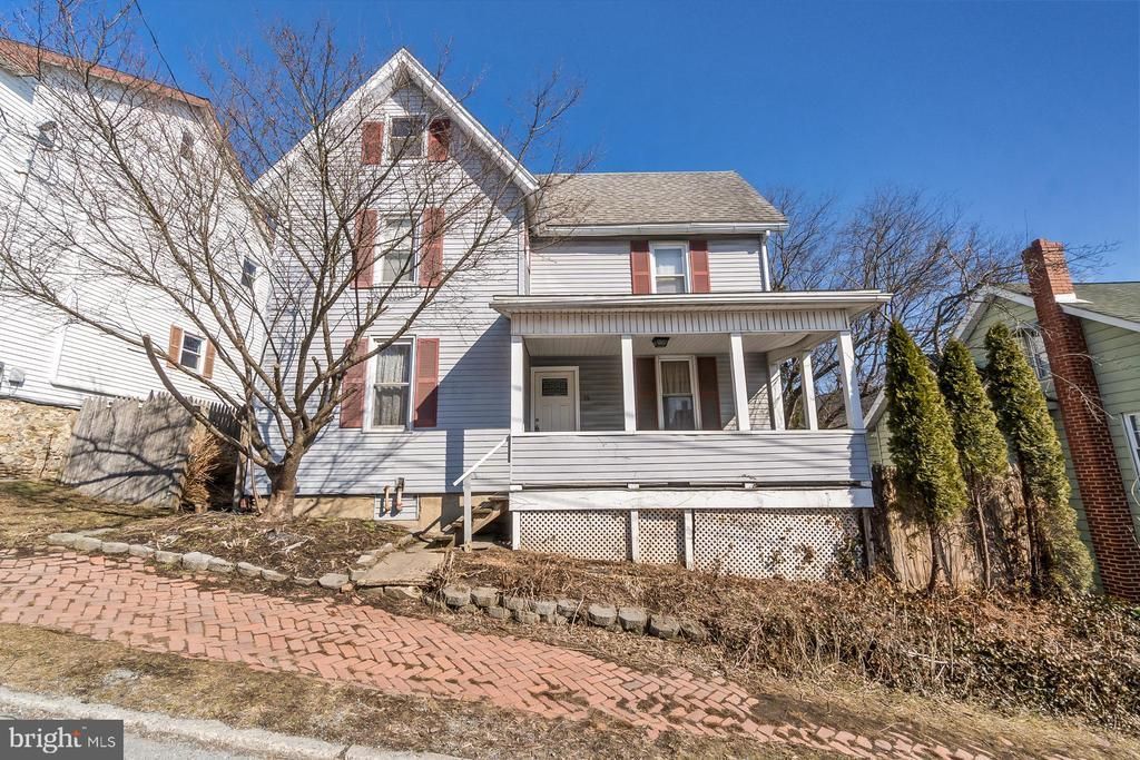 19 MARKET STREET , TAMAQUA, PA 18252