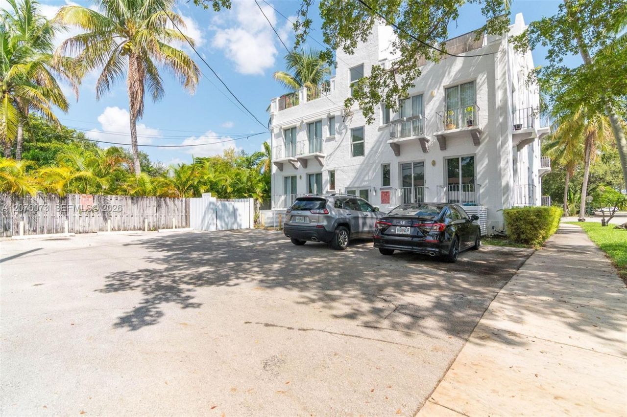 694 NE 76th St , Unit 3, Miami, FL 33138 Photo