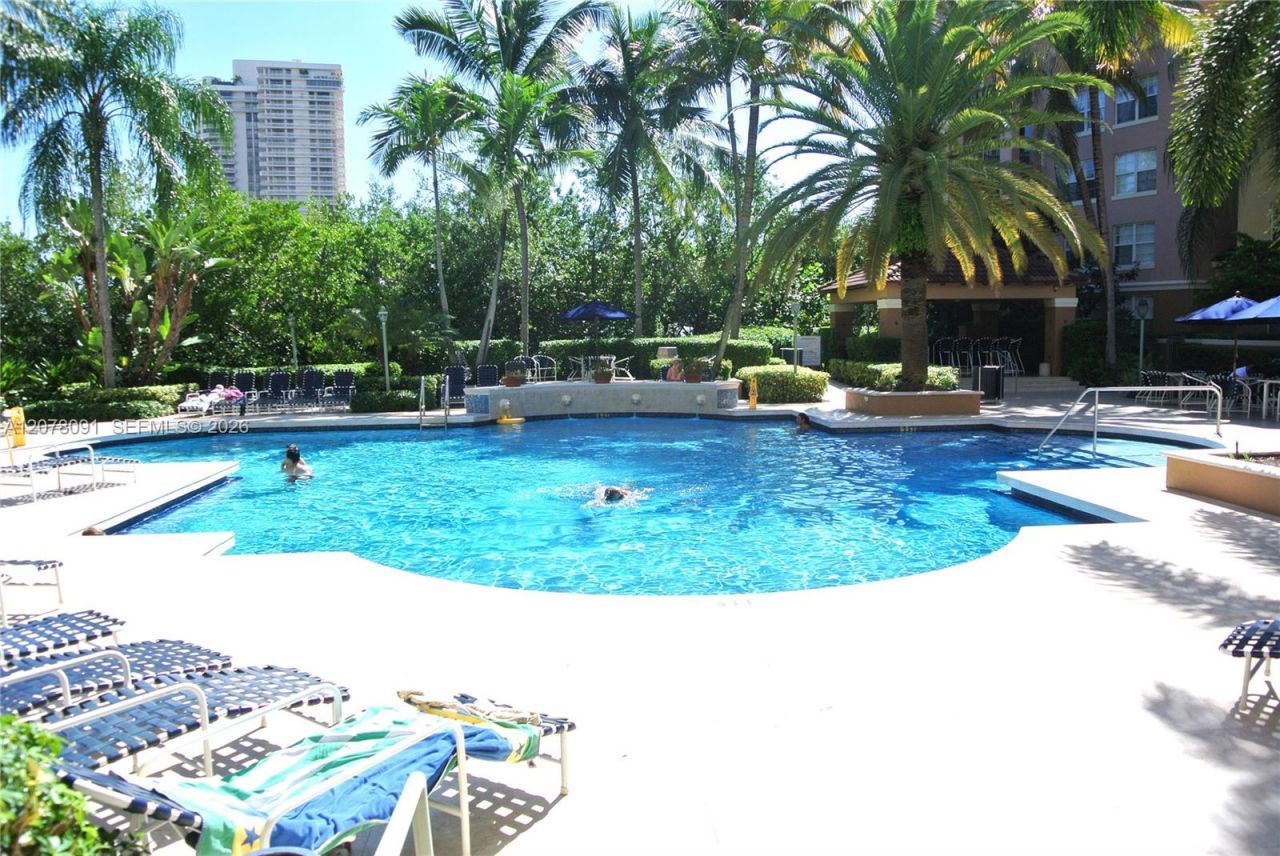 19901 E Country Club Dr, Unit 2405, Aventura, FL 33180 Photo