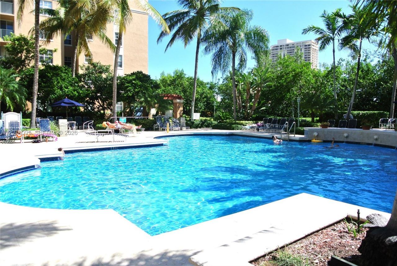 19901 E Country Club Dr, Unit 2405, Aventura, FL 33180 Photo