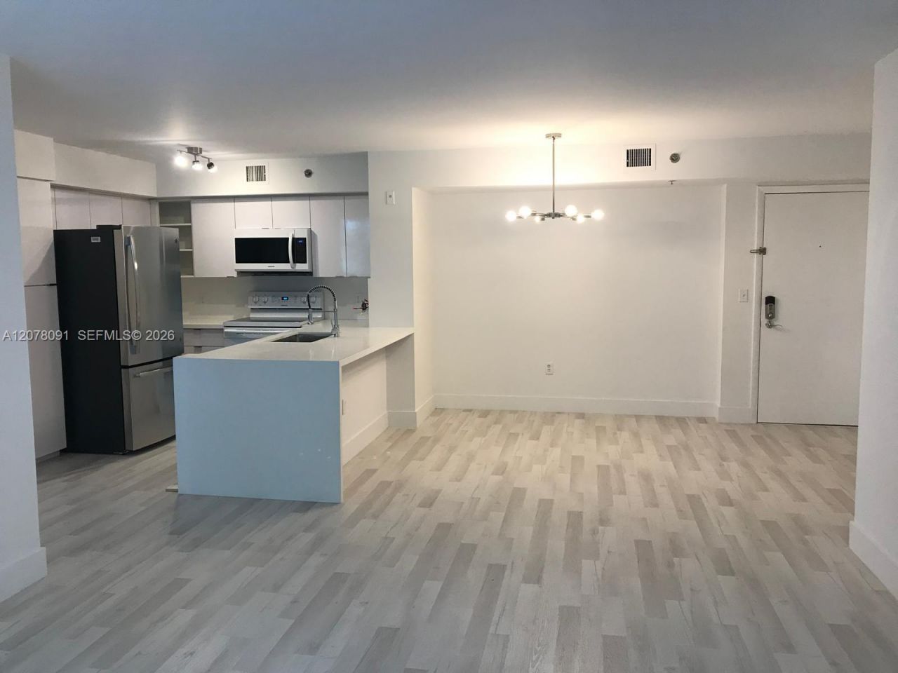 19901 E Country Club Dr, Unit 2405, Aventura, FL 33180 Photo
