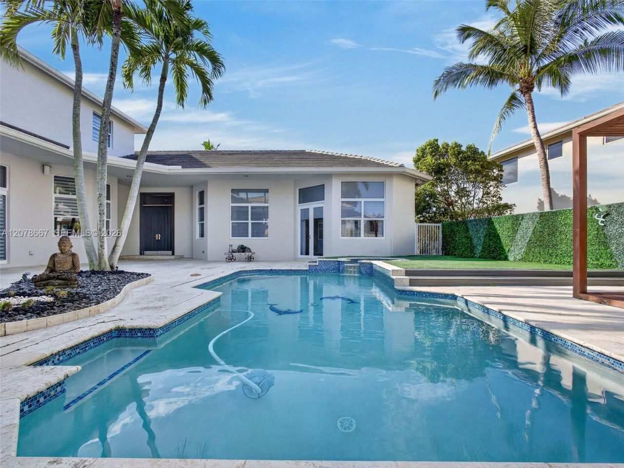 1371 Victoria Isle Dr , Weston, FL 33327 Photo
