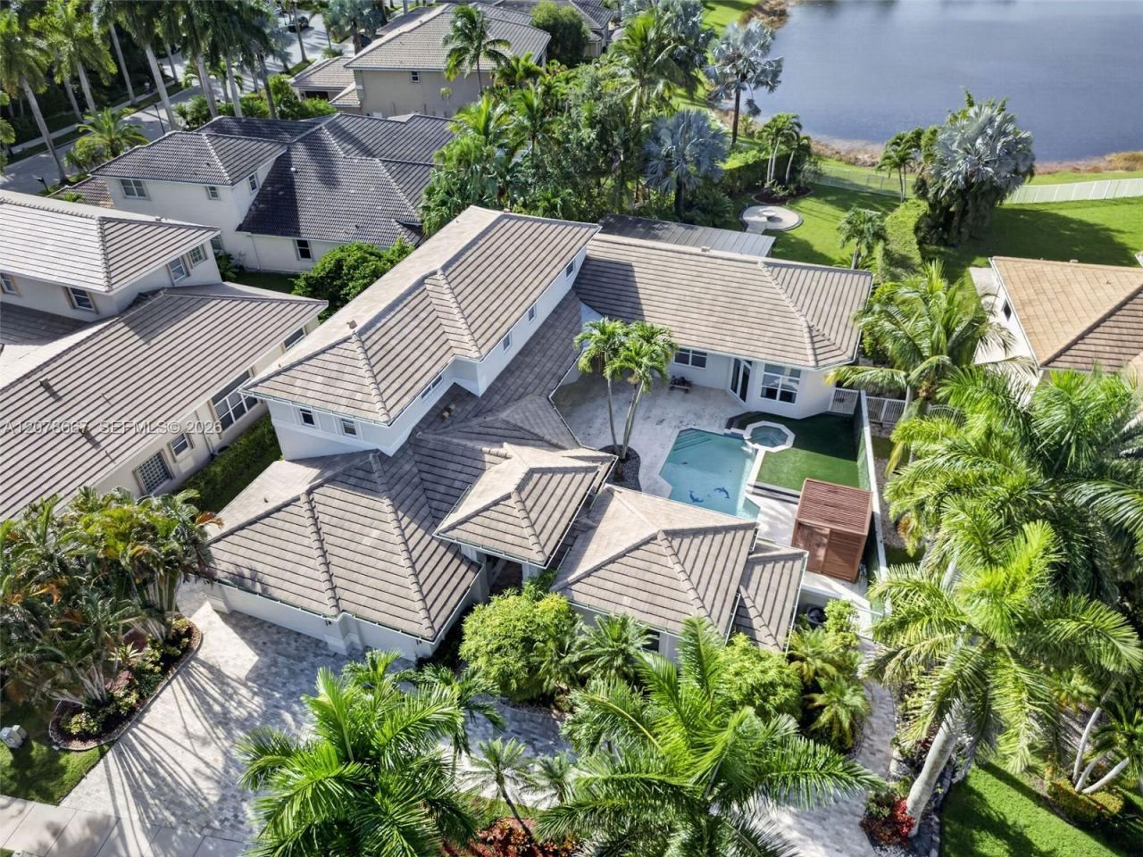1371 Victoria Isle Dr , Weston, FL 33327 Photo