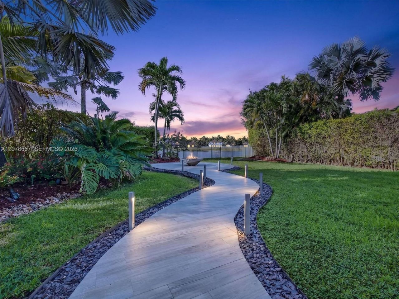 1371 Victoria Isle Dr , Weston, FL 33327 Photo