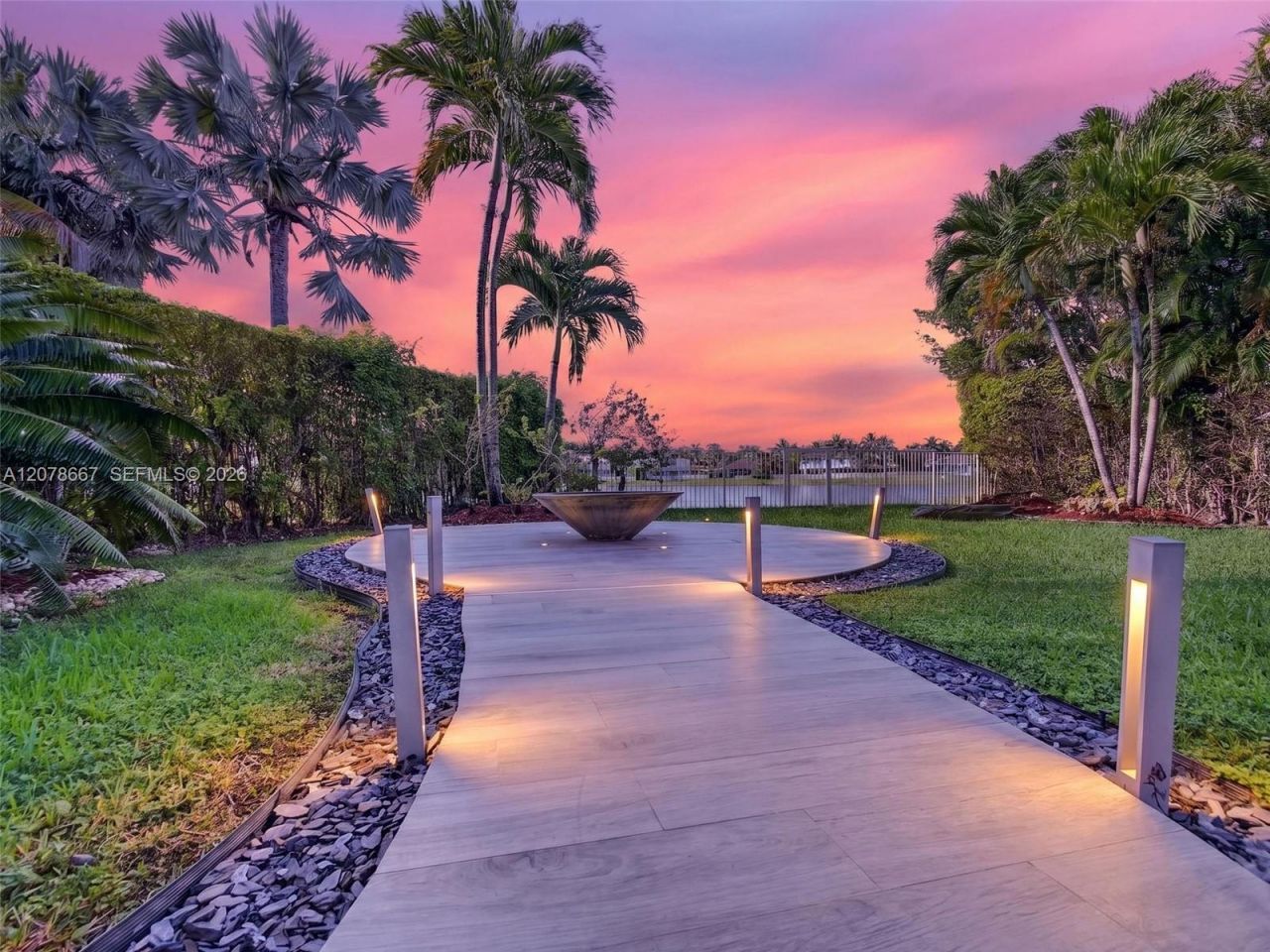 1371 Victoria Isle Dr , Weston, FL 33327 Photo
