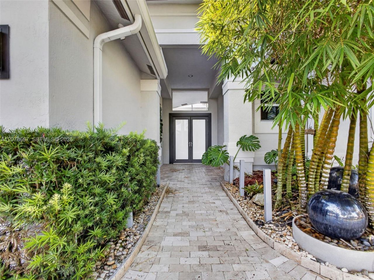 1371 Victoria Isle Dr , Weston, FL 33327 Photo