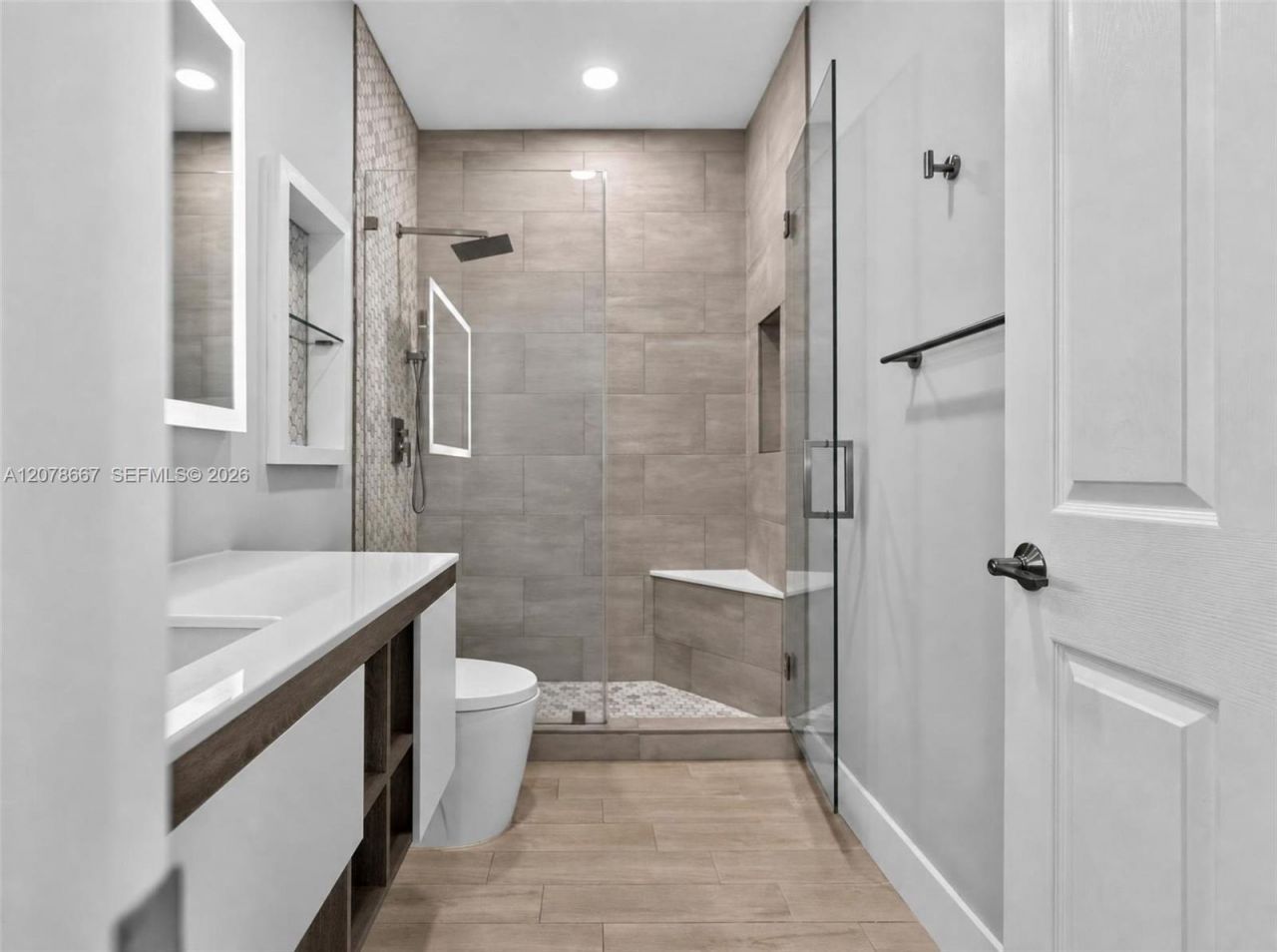 1371 Victoria Isle Dr , Weston, FL 33327 Photo
