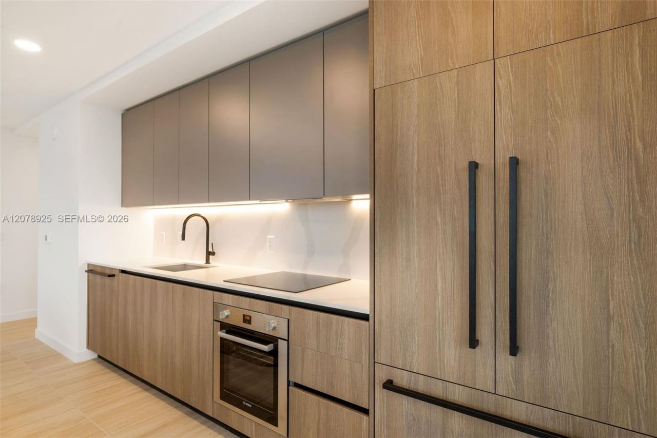 580 72nd Street, Unit PH02, Miami Beach, FL 33141 Photo