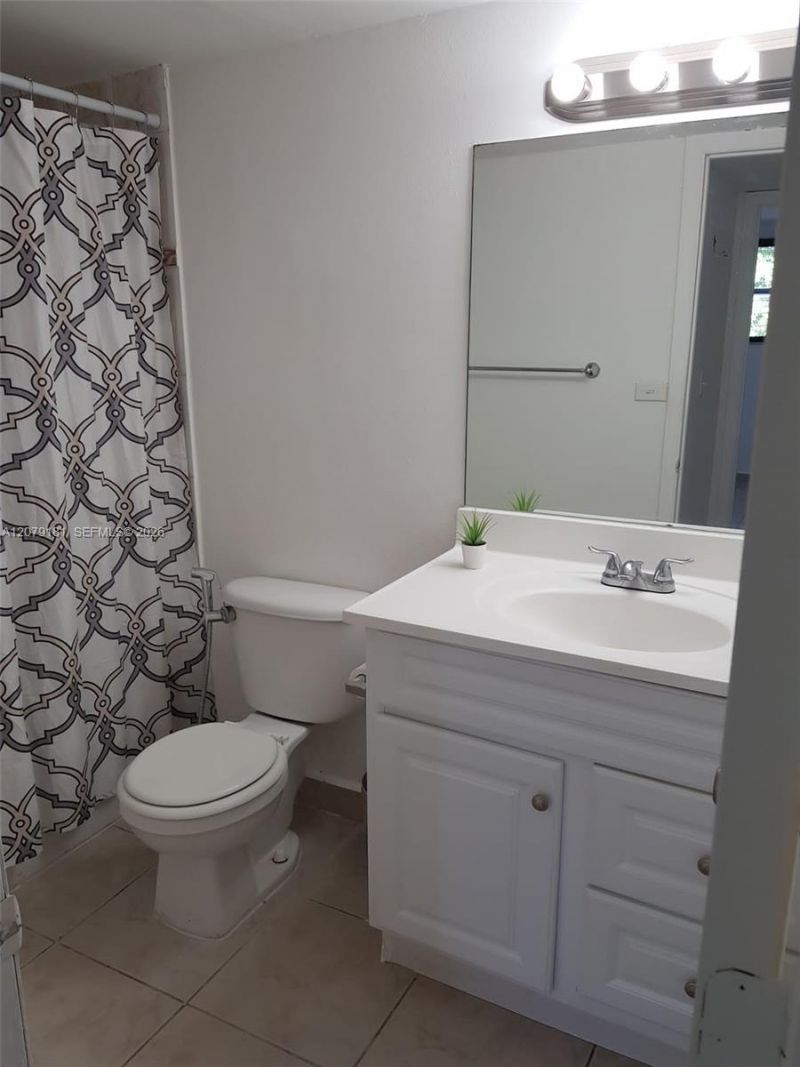 606 W 81st St , Unit 314, Hialeah, FL 33014 Photo