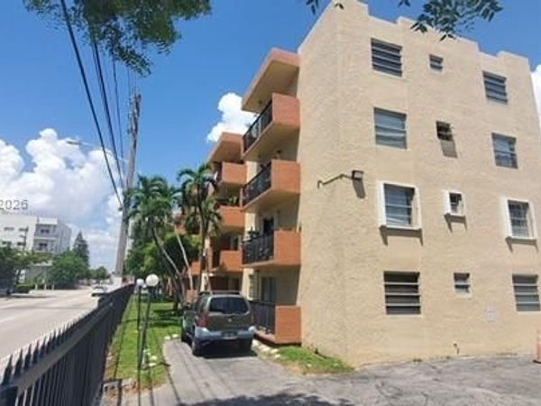677 SW 9th Ave , Unit 405, Miami, FL 33130