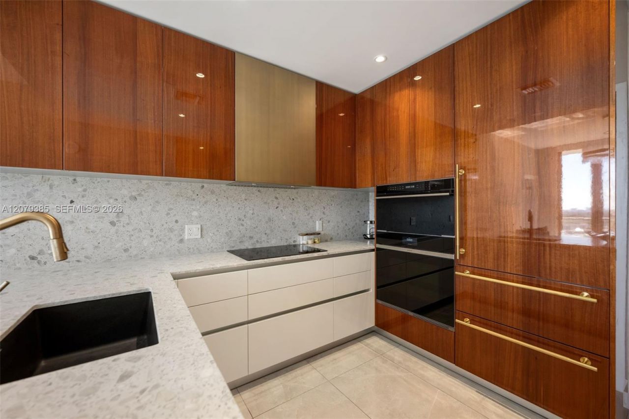 2678 Tigertail Ave , Unit 1705, Miami, FL 33133 Photo