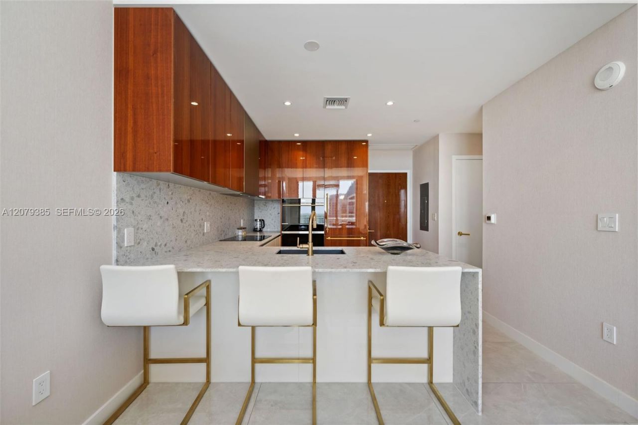 2678 Tigertail Ave , Unit 1705, Miami, FL 33133 Photo