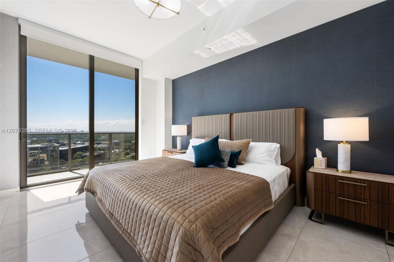 2678 Tigertail Ave , Unit 1705, Miami, FL 33133 Photo