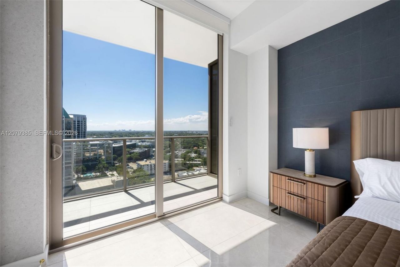 2678 Tigertail Ave , Unit 1705, Miami, FL 33133 Photo