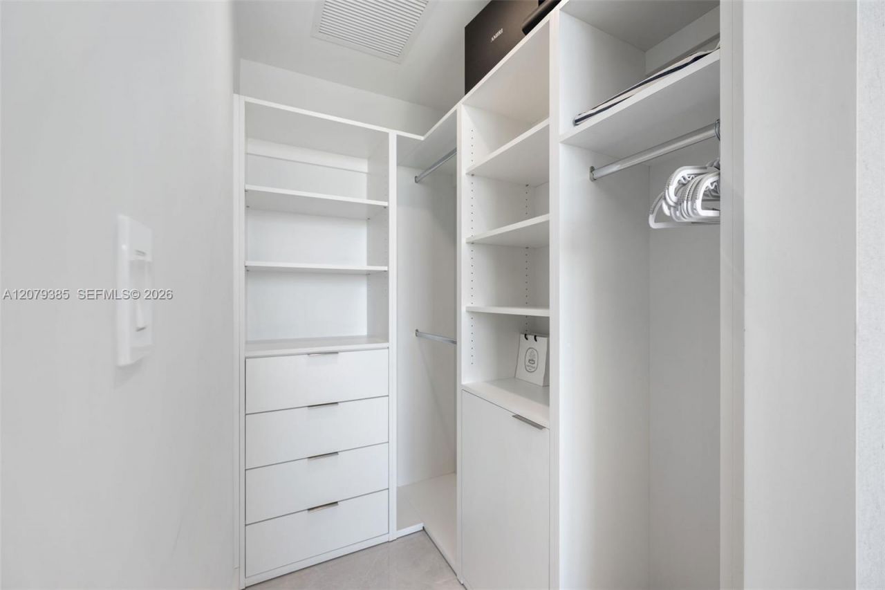 2678 Tigertail Ave , Unit 1705, Miami, FL 33133 Photo