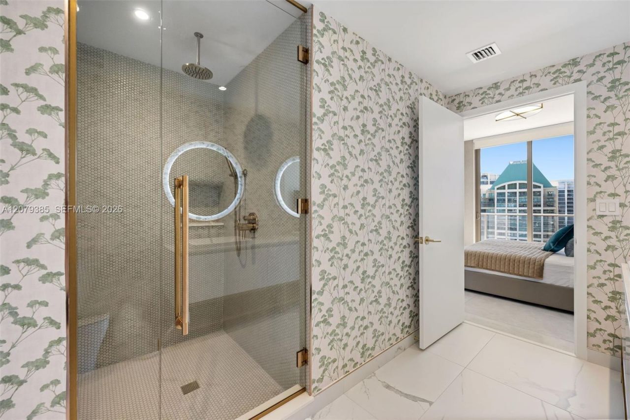 2678 Tigertail Ave , Unit 1705, Miami, FL 33133 Photo