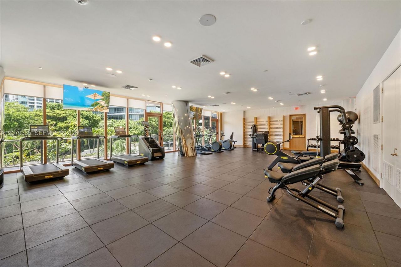 2678 Tigertail Ave , Unit 1705, Miami, FL 33133 Photo