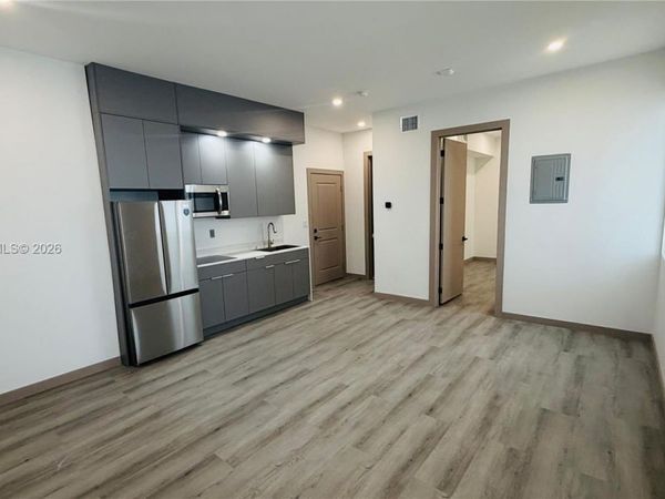 768 NW 2nd St , Unit 7, Miami, FL 33128