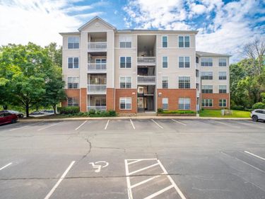 300 RIVERBEND DR, Unit 2B, CHARLOTTESVILLE, VA 22902
