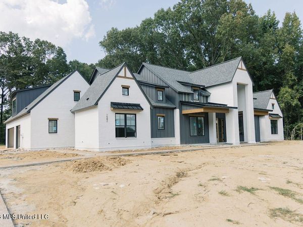 1582 Ella Cove, Hernando, MS 38632