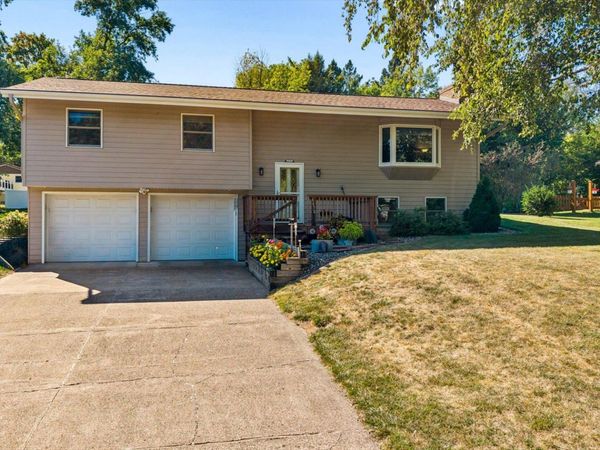 6650 Maple Drive , Rockford, MN 55373