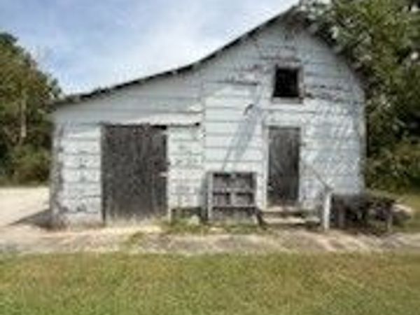 954 E Whitehall Rd , Cookeville, TN 38501