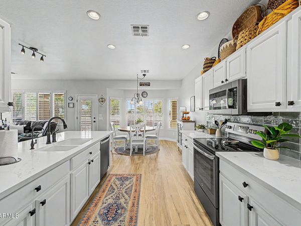 6310 S WHITE Place, Chandler, AZ 85249