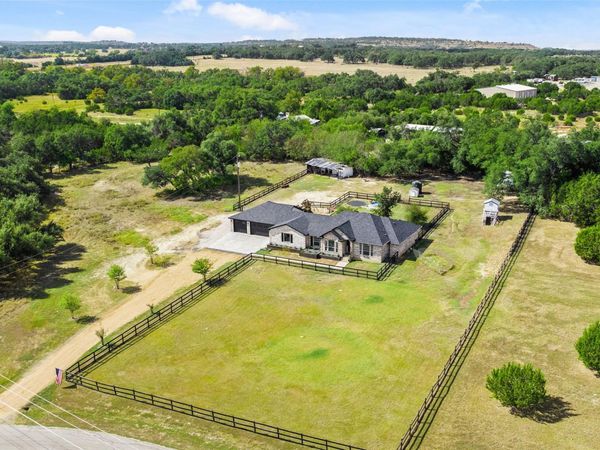 213 Beauchamp RD, Dripping Springs, TX 78620