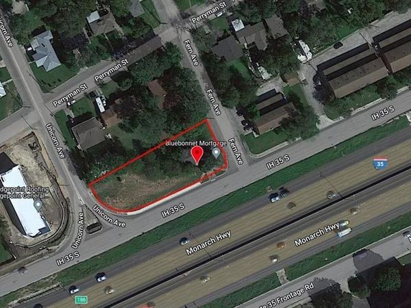 608 Interstate 35 Highway S, New Braunfels, TX 78130