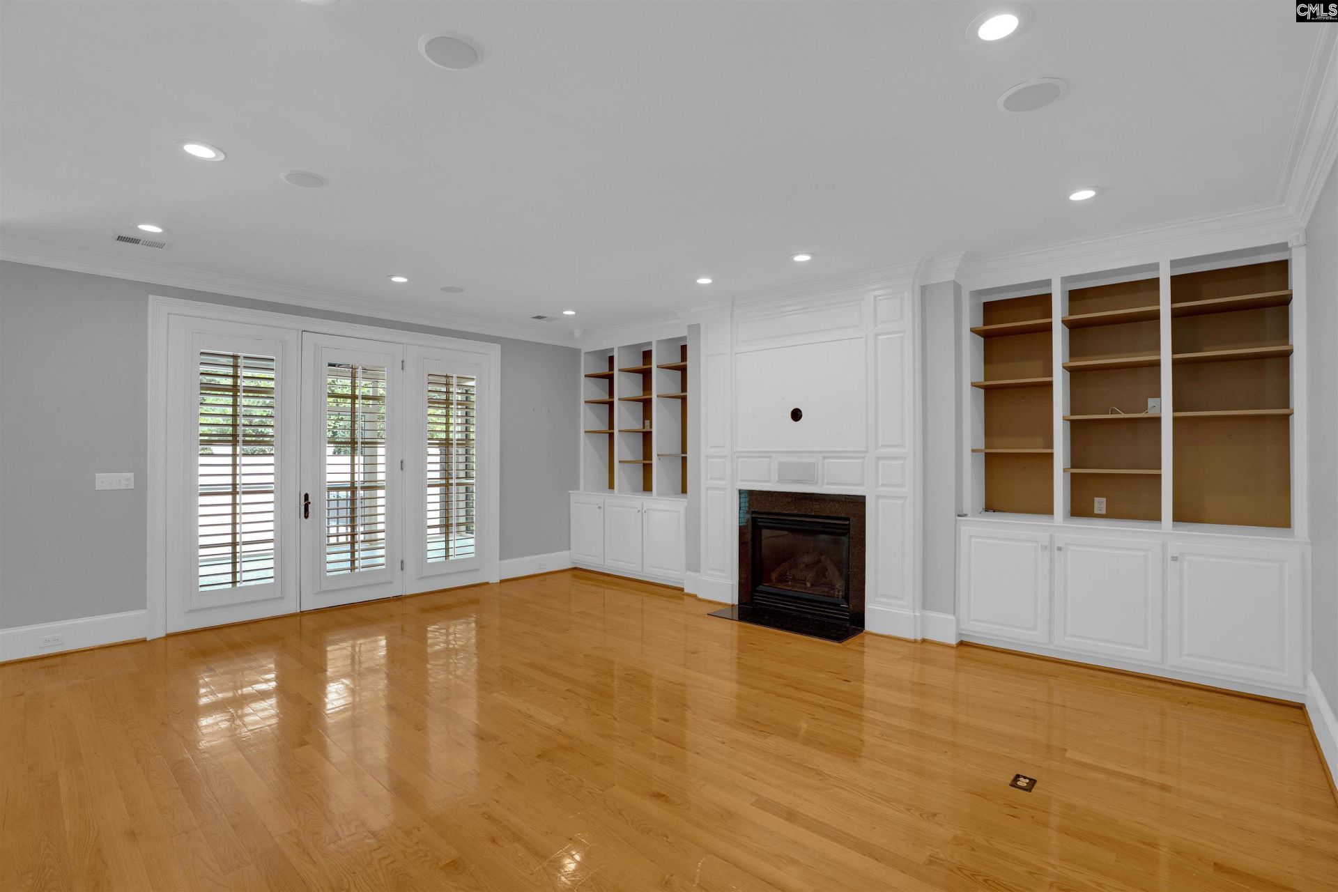 4501 Crape Myrtle Lane  Photo 10