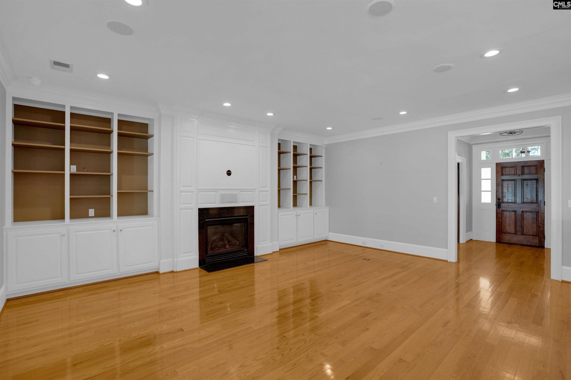 4501 Crape Myrtle Lane  Photo 9
