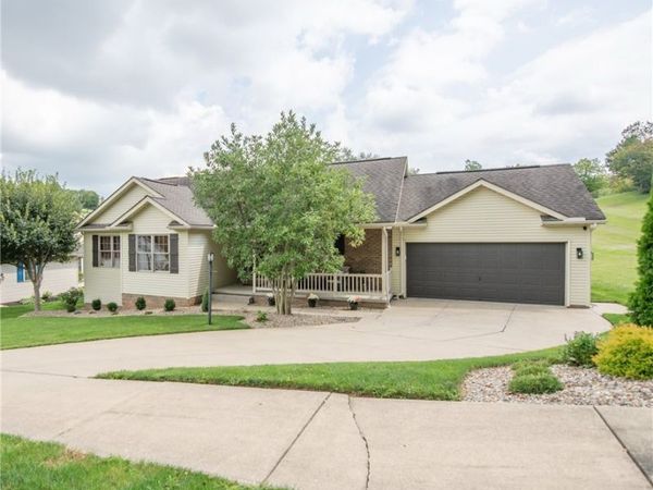 1751 Sandlewood Drive SE, New Philadelphia, OH 44663