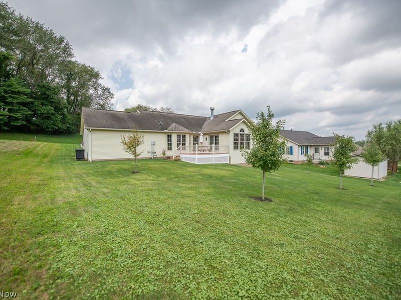 1751 Sandlewood Drive SE, New Philadelphia, OH 44663 Photo 4