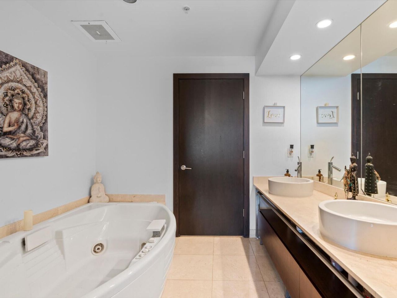 16275 Collins Avenue, Unit 2403, Sunny Isles Beach, FL 33160 Photo