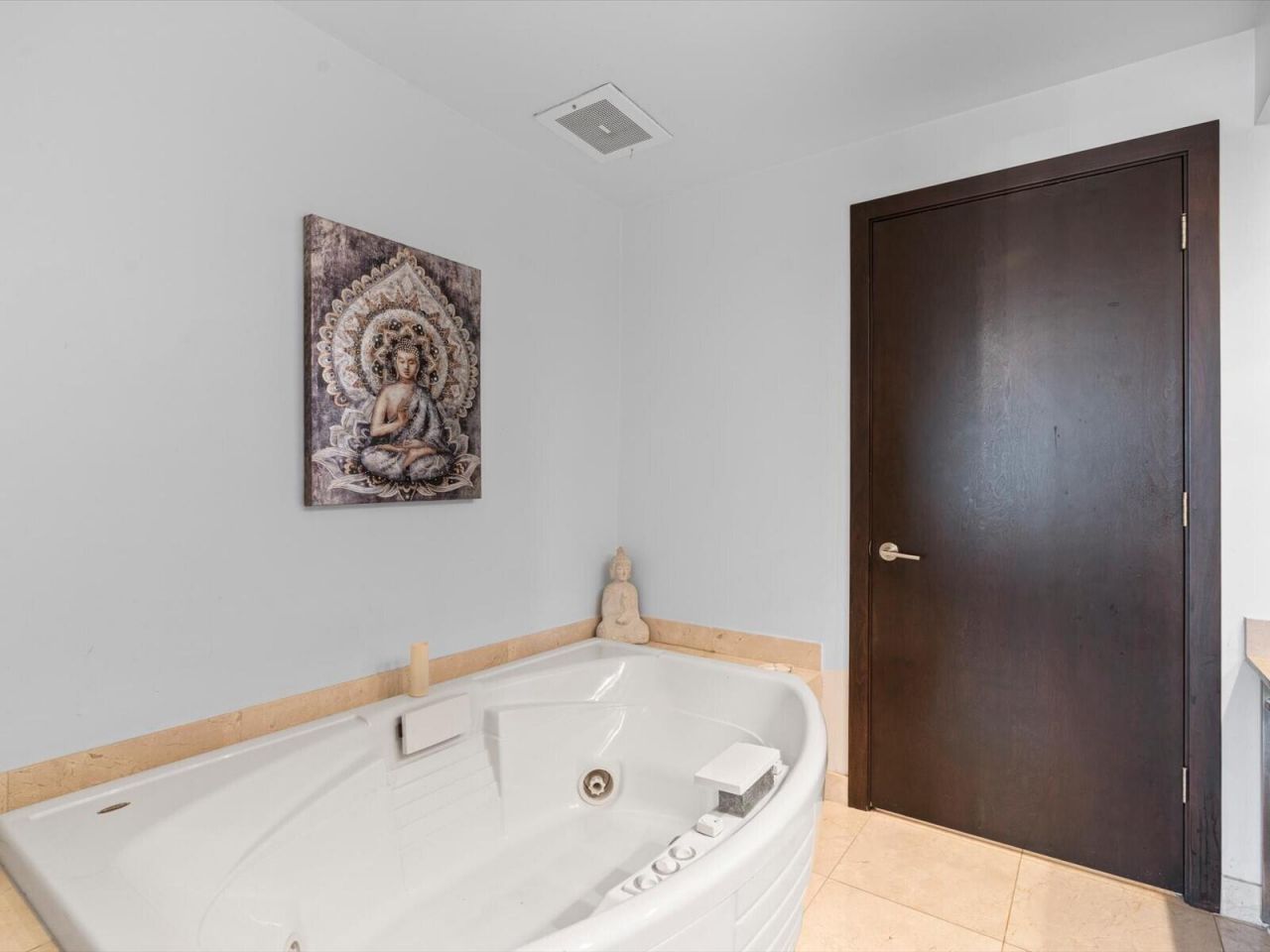 16275 Collins Avenue, Unit 2403, Sunny Isles Beach, FL 33160 Photo
