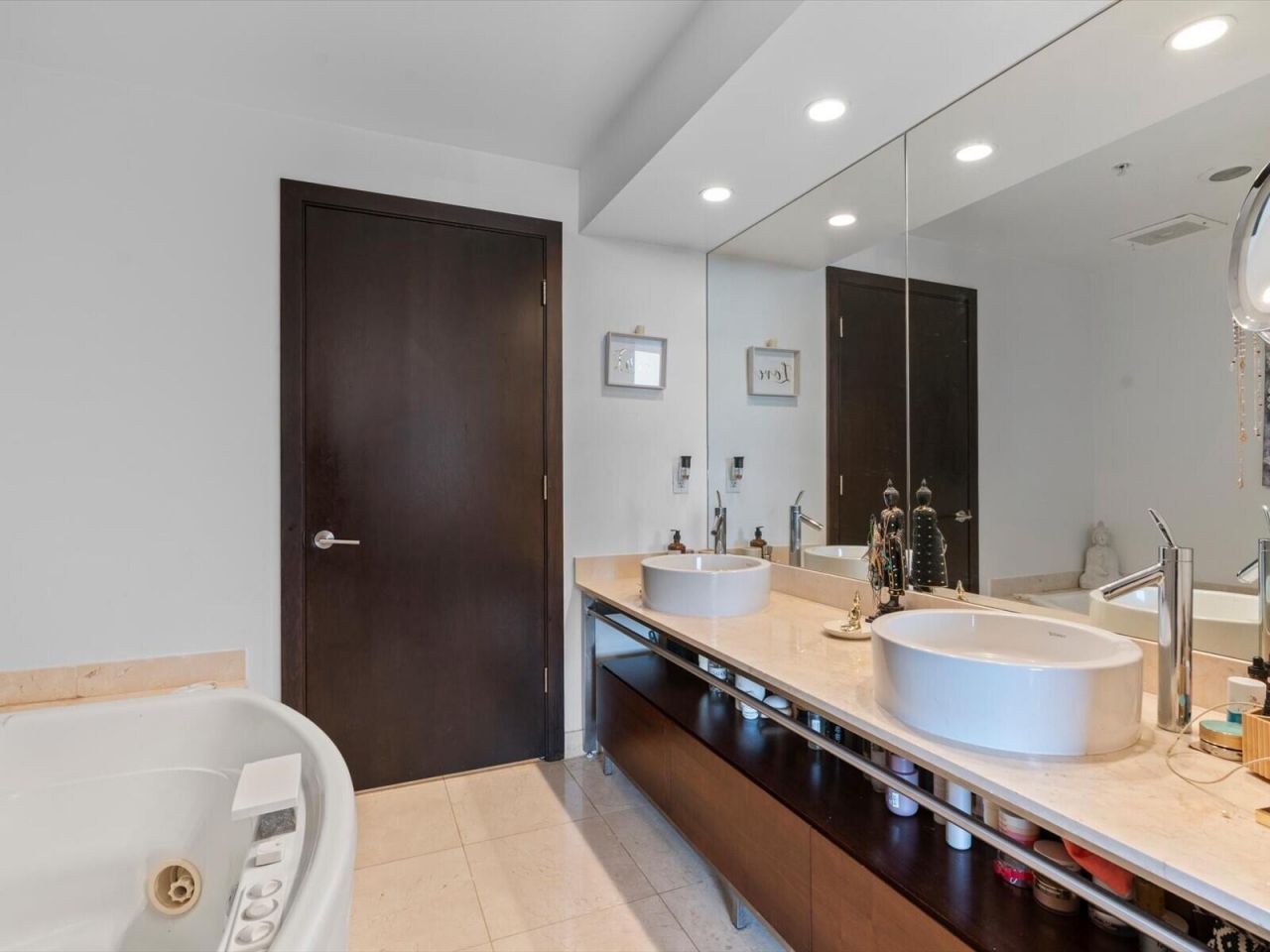 16275 Collins Avenue, Unit 2403, Sunny Isles Beach, FL 33160 Photo