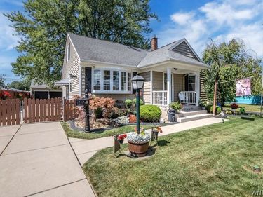 102 Glenhurst Road , Tonawanda, NY 14150