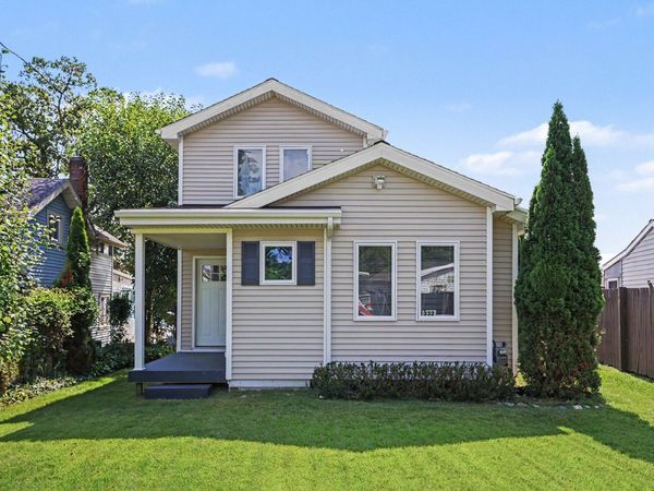 332 Ackerson Lake Drive, Jackson, MI 49201