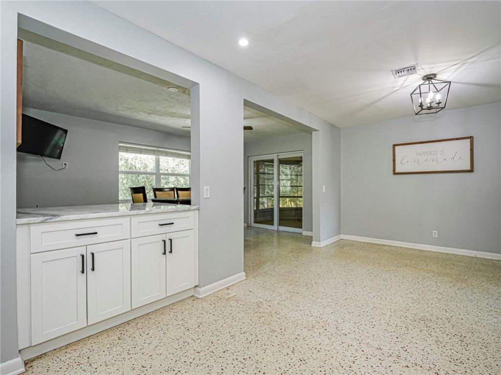 2755 6th Place, Vero Beach, FL 32968 Photo