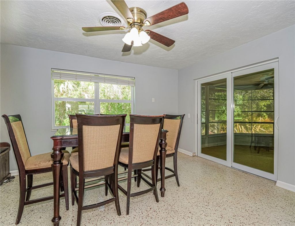 2755 6th Place, Vero Beach, FL 32968 Photo