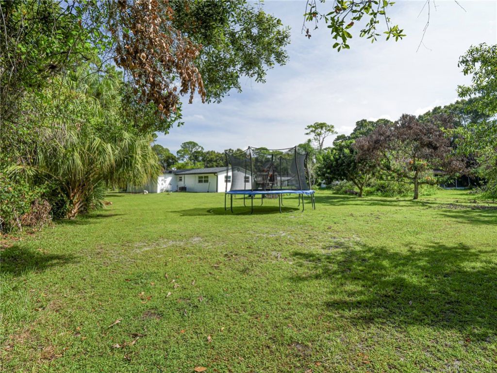 2755 6th Place, Vero Beach, FL 32968 Photo