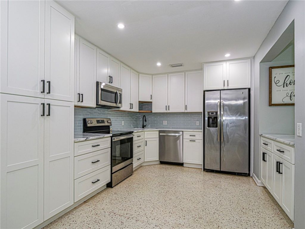 2755 6th Place, Vero Beach, FL 32968 Photo