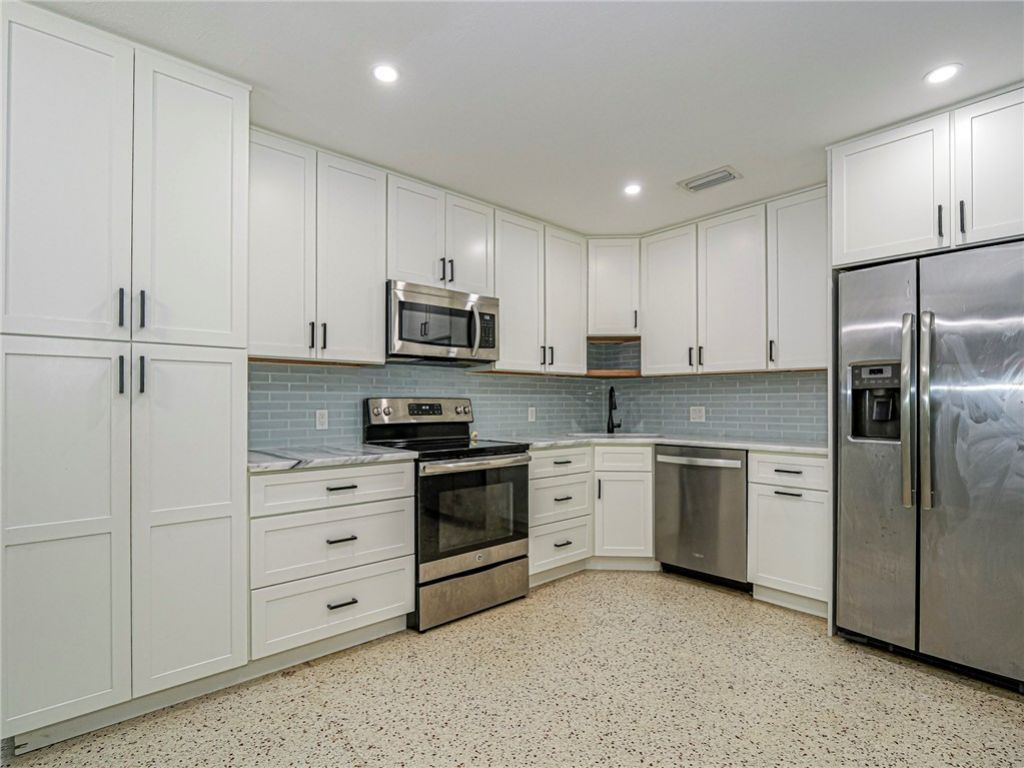 2755 6th Place, Vero Beach, FL 32968 Photo