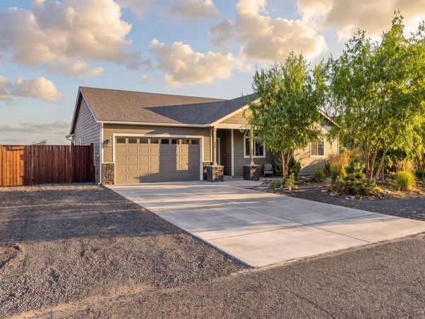 550 Mountain Ridge Drive, Culver, OR 97734
